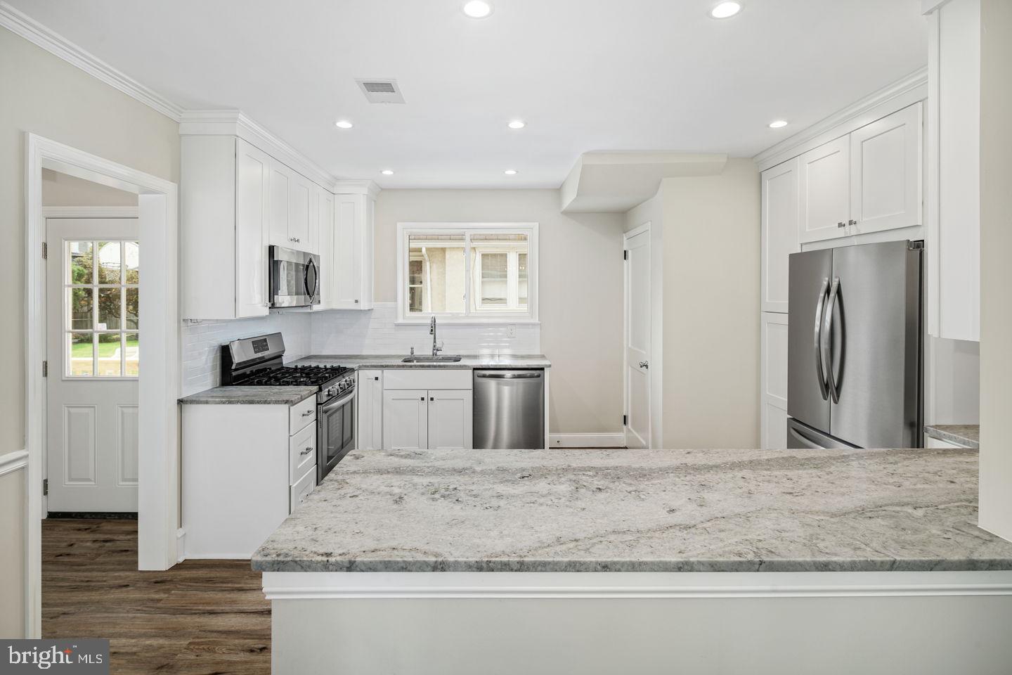 35 Princeton Road Havertown, PA 19083 - Photo 12 of 34 KITCHEN