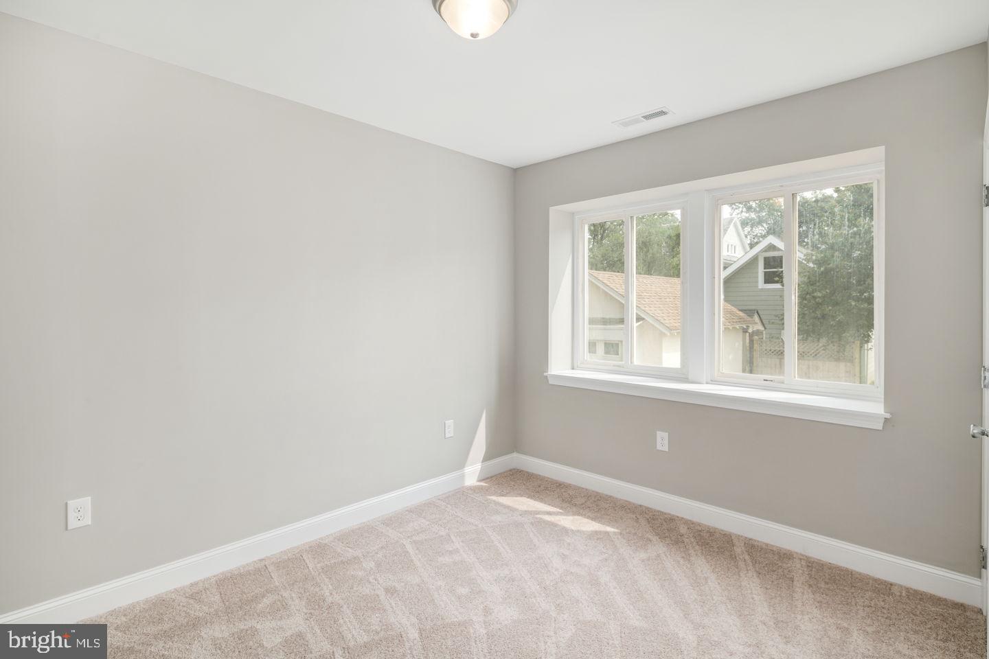 35 Princeton Road Havertown, PA 19083 - Photo 18 of 34 FIRST FLOOR BEDROOM
