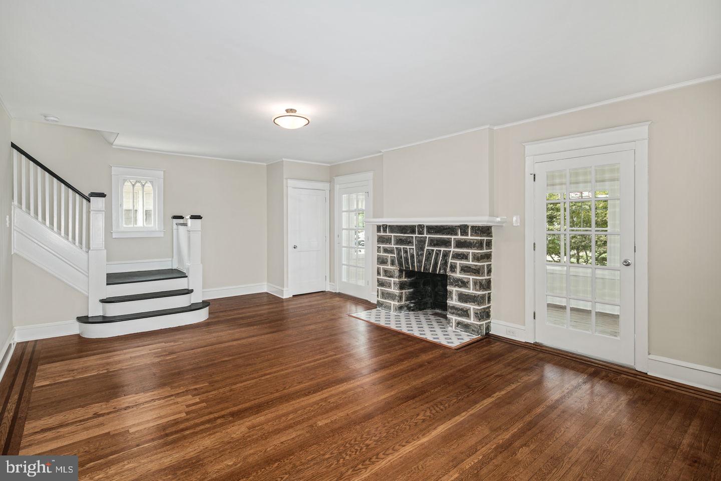 35 Princeton Road Havertown, PA 19083 - Photo 5 of 34 LIVING ROOM