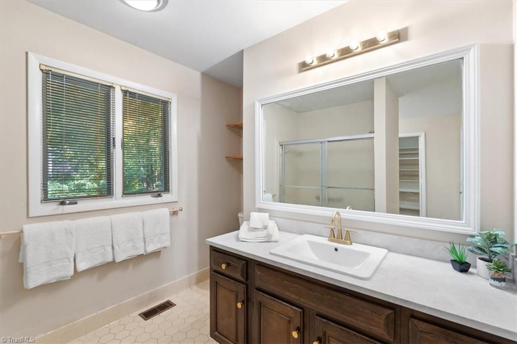 3619 Gramercy Road Greensboro, NC 27410 - Photo 22 of 49 Primary Bath