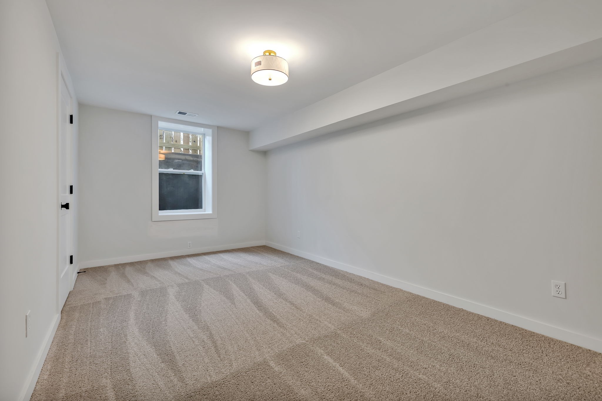 5315 Anchorage Drive Nashville, TN 37220 - Photo 31 of 38 an empty room with windows