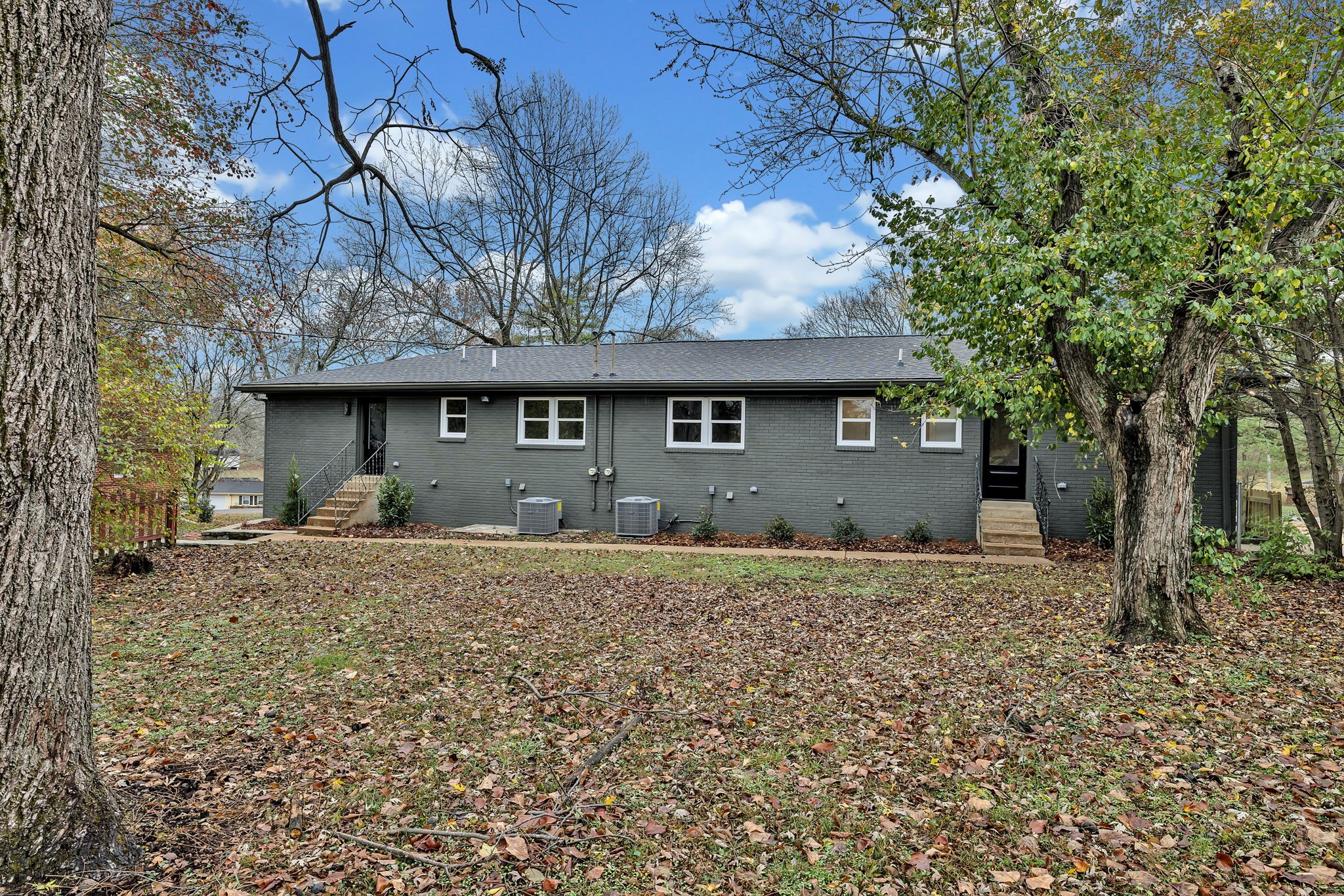 5315 Anchorage Drive Nashville, TN 37220 - Photo 35 of 38 a front view of a house with a garden