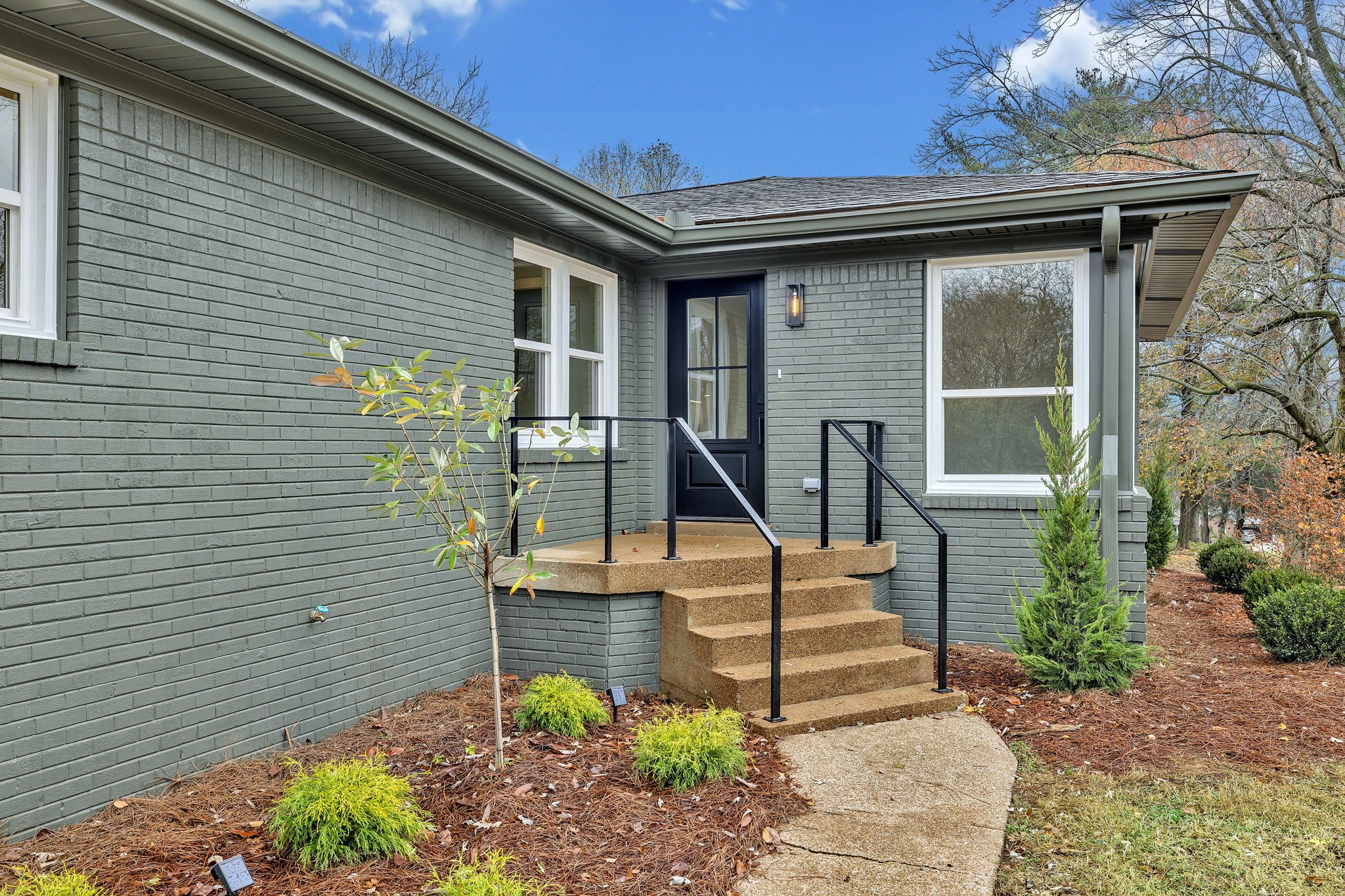 5315 Anchorage Drive Nashville, TN 37220 - Photo 4 of 38 a house view with a garden space
