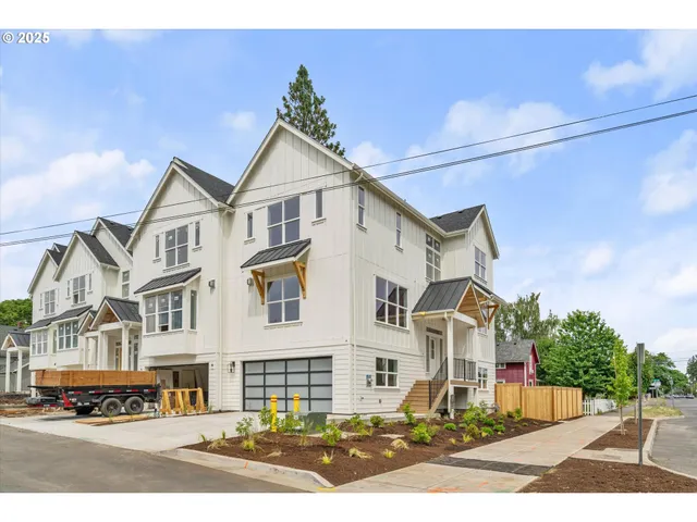 $645,000 | 349 Southeast Walnut Street, Hillsboro, OR 97123