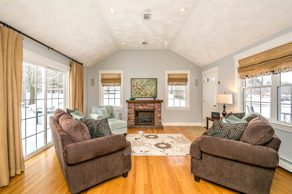 50 Baldwin Road Billerica, MA 01821 - Photo 3 of 28