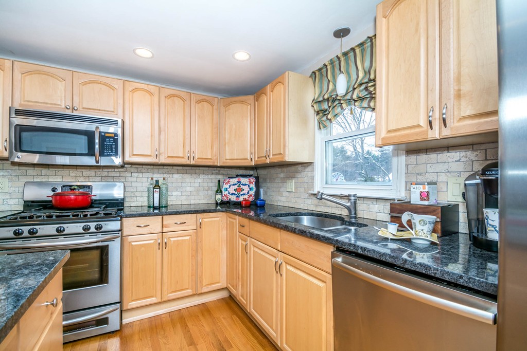 50 Baldwin Road Billerica, MA 01821 - Photo 7 of 28
