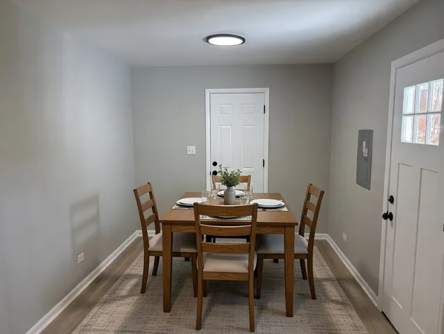 $384,900 | 8124 Kensington Lane, Hanover Park, IL 60133