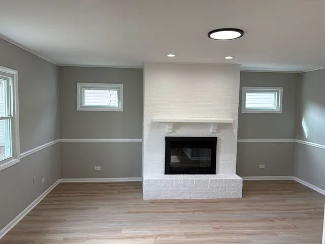 $384,900 | 8124 Kensington Lane, Hanover Park, IL 60133