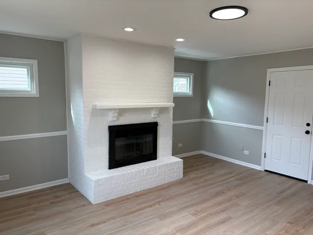 $384,900 | 8124 Kensington Lane, Hanover Park, IL 60133