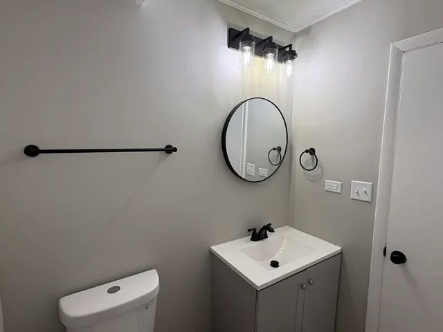 $384,900 | 8124 Kensington Lane, Hanover Park, IL 60133