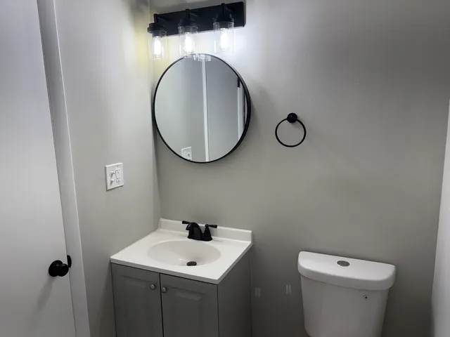 $384,900 | 8124 Kensington Lane, Hanover Park, IL 60133