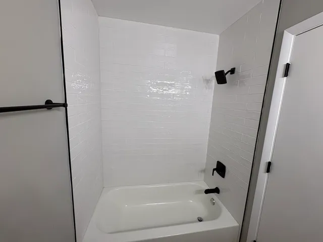 $384,900 | 8124 Kensington Lane, Hanover Park, IL 60133