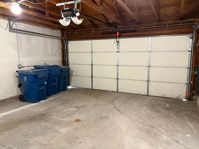 $384,900 | 8124 Kensington Lane, Hanover Park, IL 60133