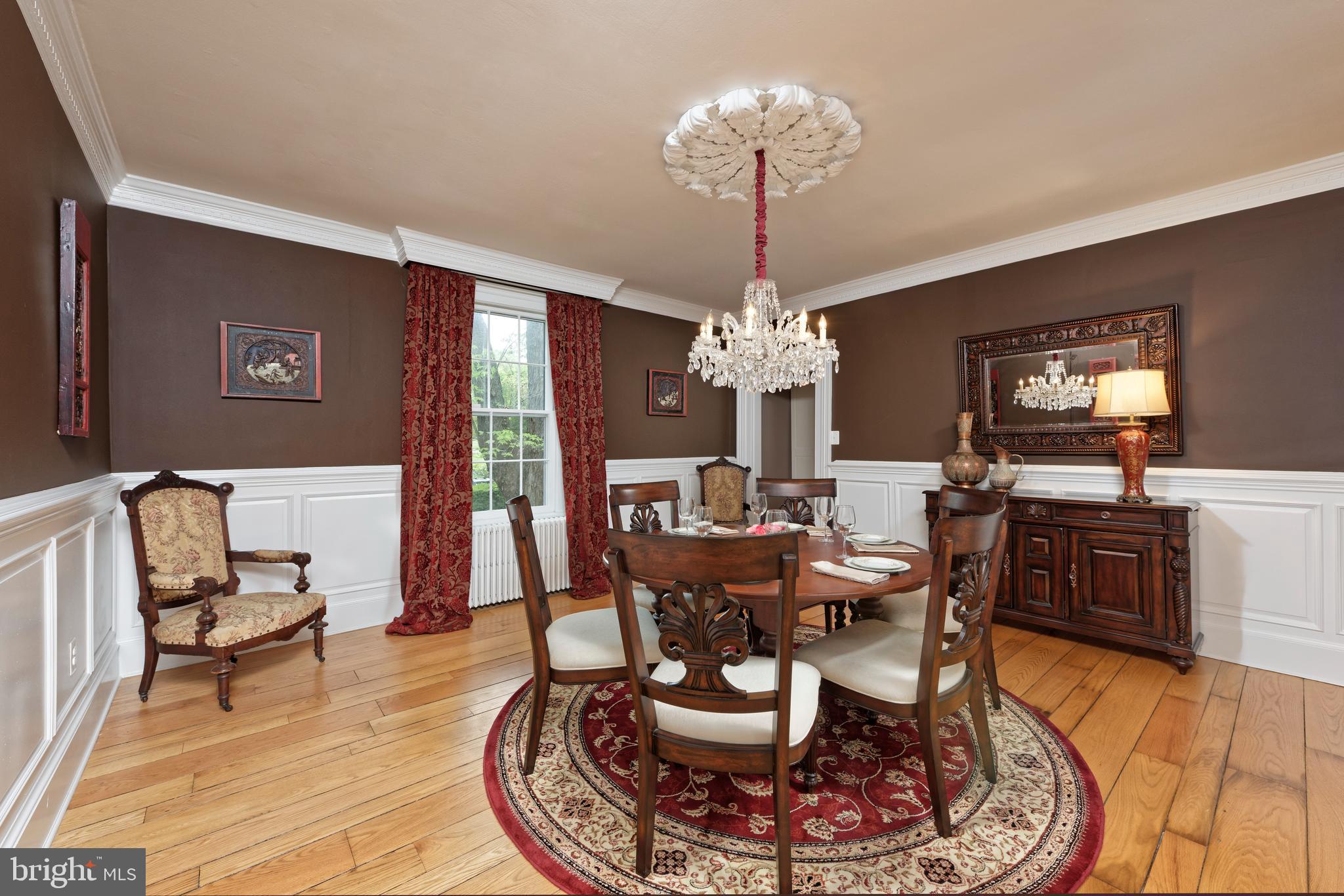 5299 Keyser Road Hume, VA 22639 - Photo 21 of 64 Ceiling medallion in Dining Rm by Frederick Hart