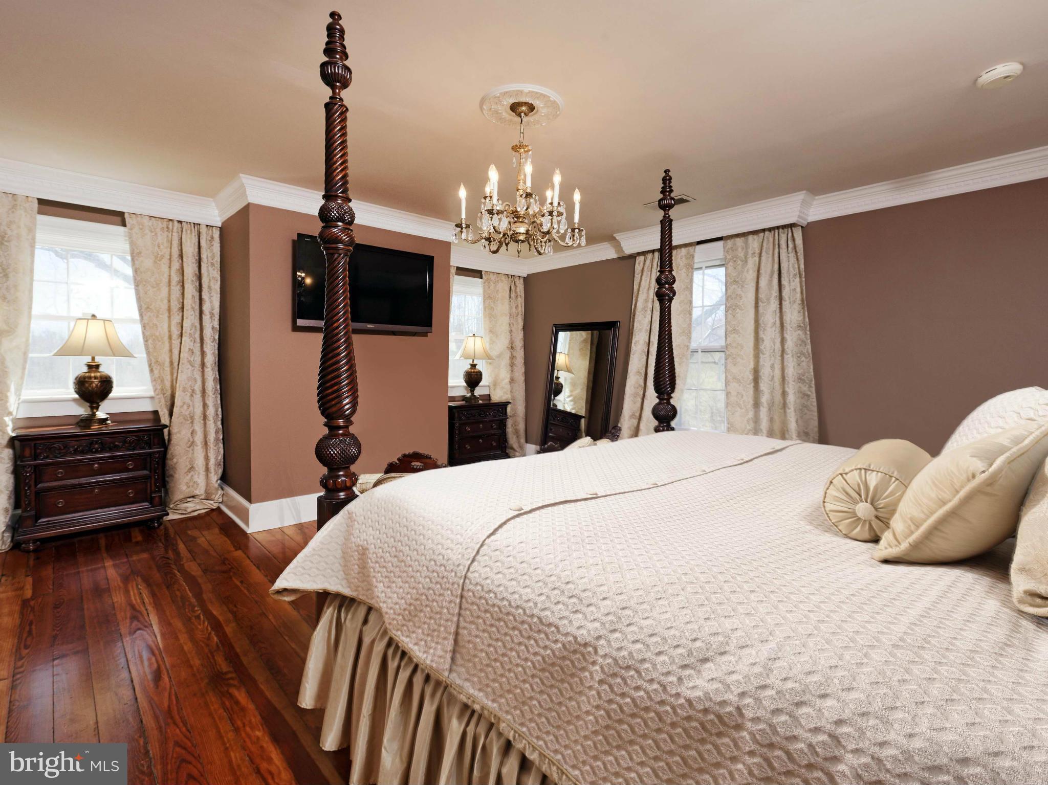 5299 Keyser Road Hume, VA 22639 - Photo 26 of 64 Spacious Primary Bedroom Suite