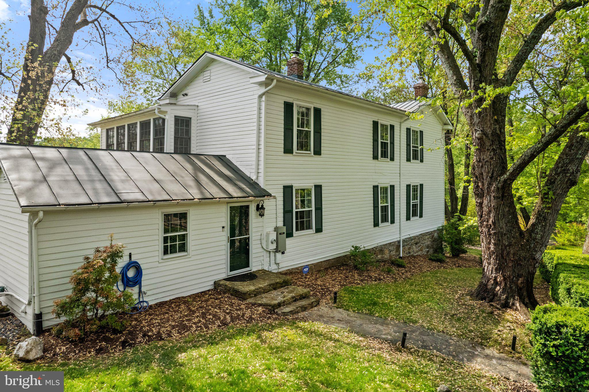 5299 Keyser Road Hume, VA 22639 - Photo 41 of 64 View of the side door from side parking area