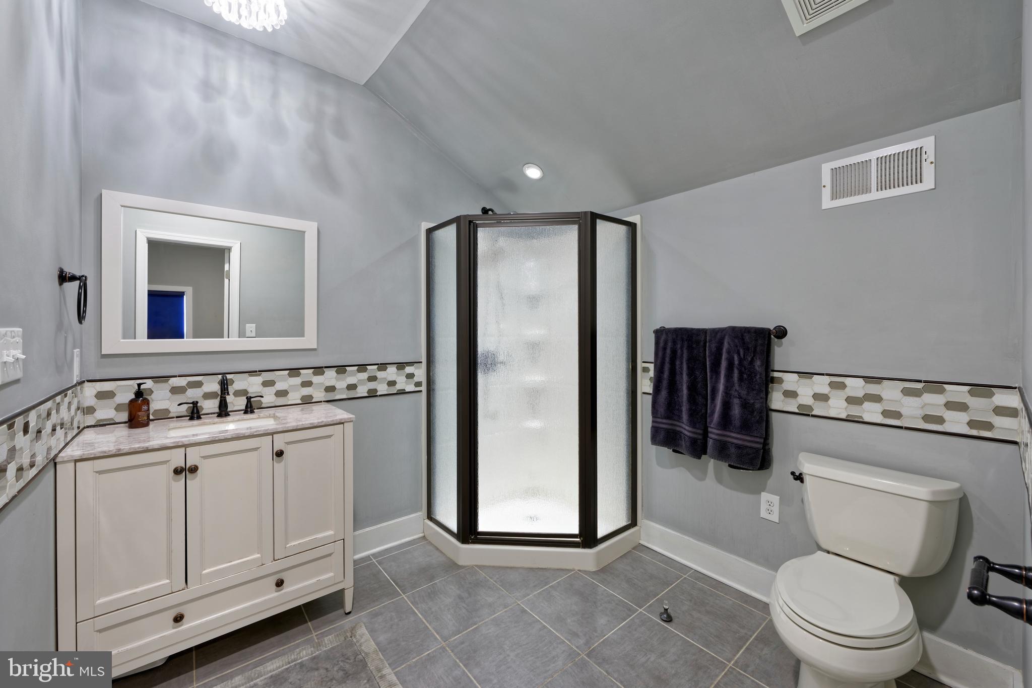 5299 Keyser Road Hume, VA 22639 - Photo 50 of 64 Full bath in barn apartment