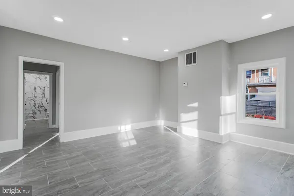 a view of livingroom with hardwood floor