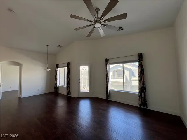 $1,643 | 6371 Lorne Green Avenue, Unit 101, Henderson, NV 89011