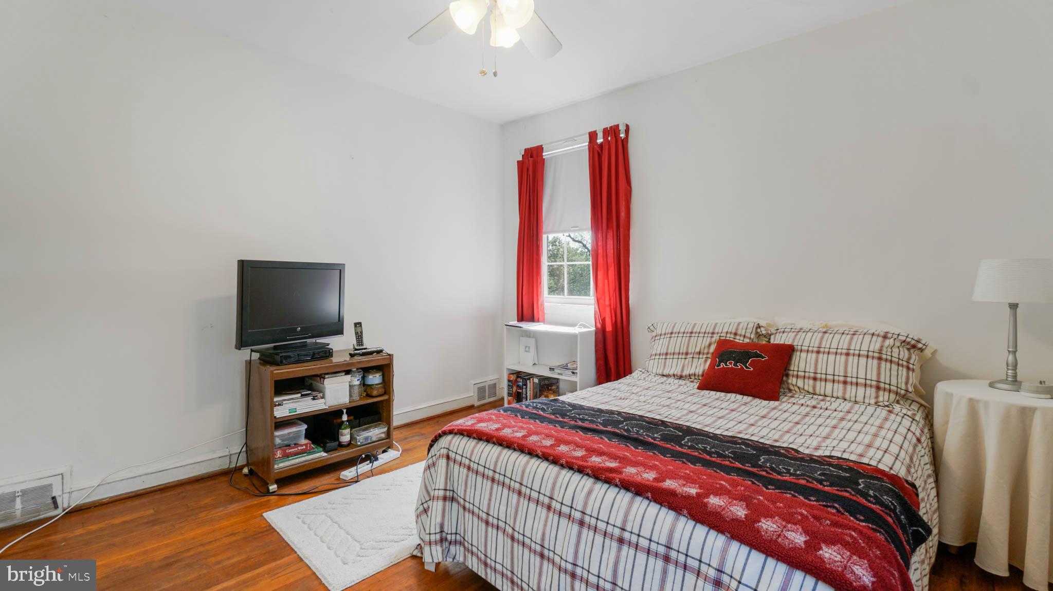 9621 Dilston Road Silver Spring, MD 20903 - Photo 13 of 26 Gallery Image 13