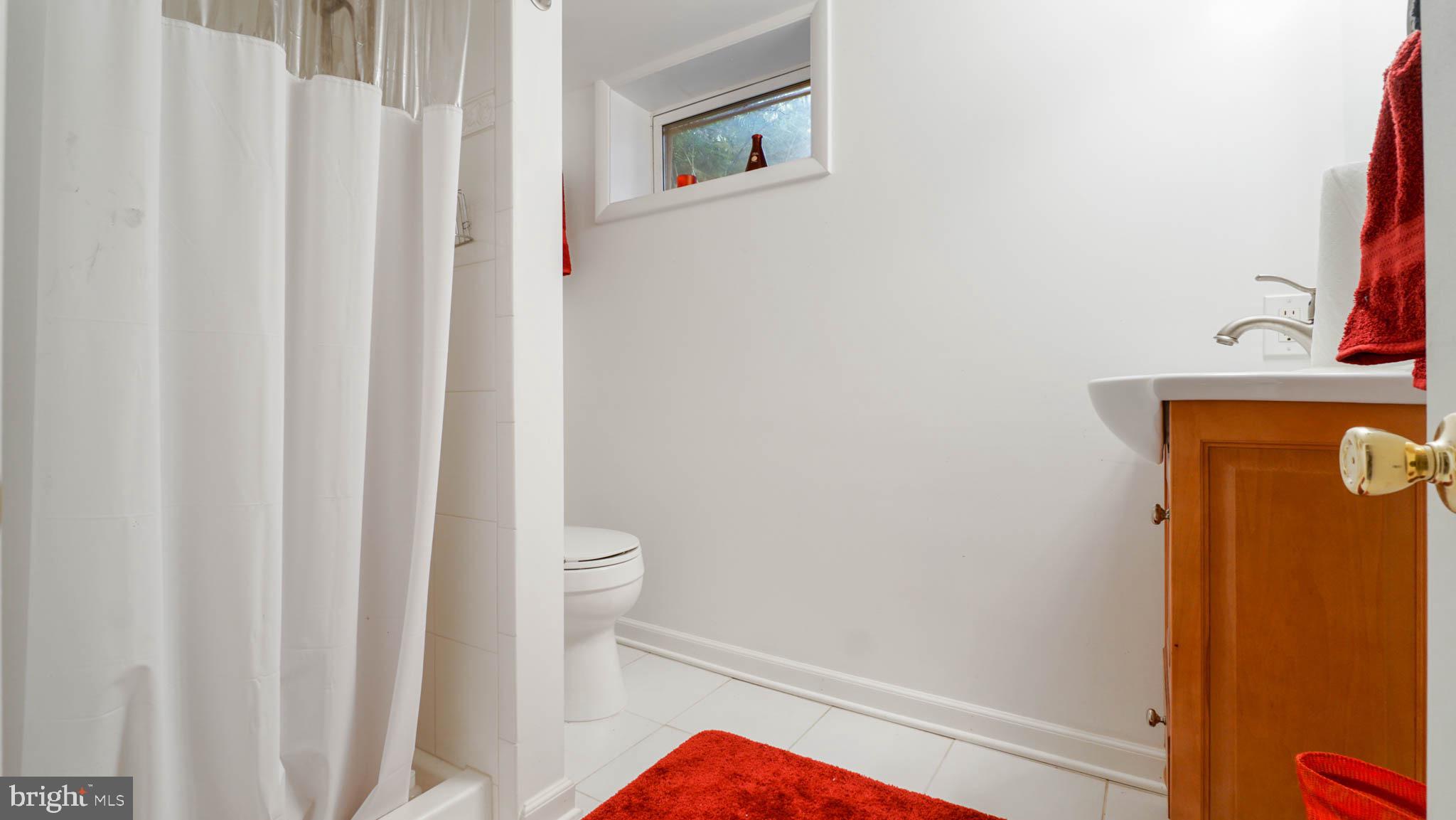 9621 Dilston Road Silver Spring, MD 20903 - Photo 19 of 26 Gallery Image 19