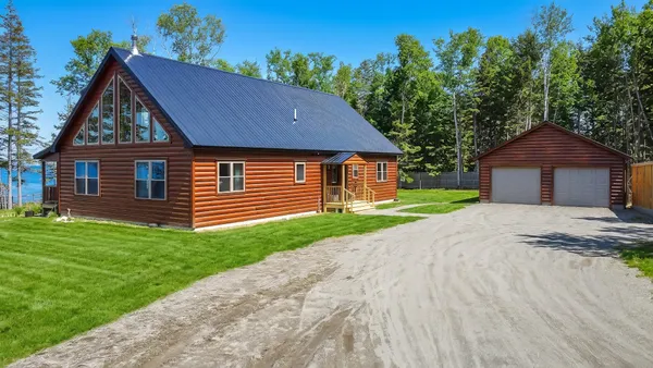 $1,600,000 | 1590 Pripet Wood Lane, Islesboro, ME 04848