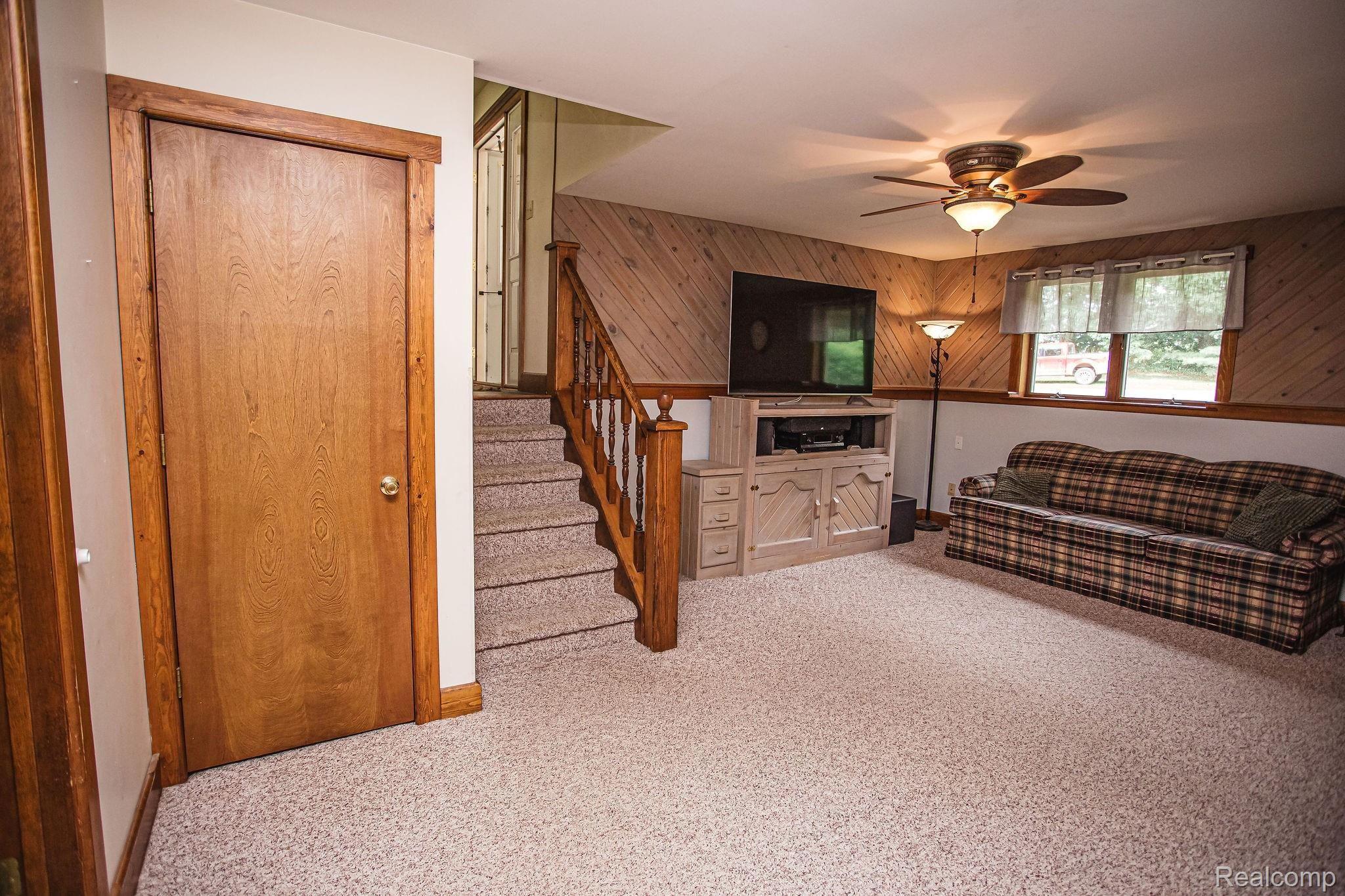 3596 W Road Metamora, MI 48455 - Photo 8 of 44 IMG_5893.jpg