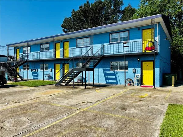 $739,900 | 864 Carmadelle Street, Marrero, LA 70072