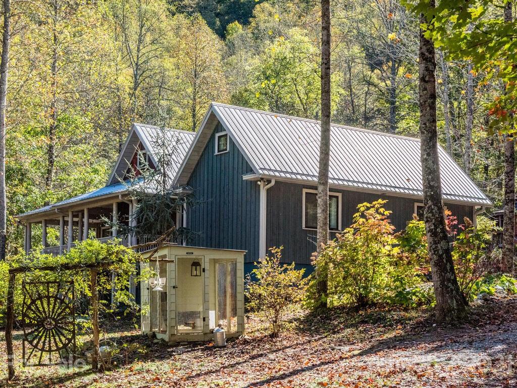 623 Board Tree Road Marshall, NC 28753 - Photo 2 of 39 Gallery Image 2