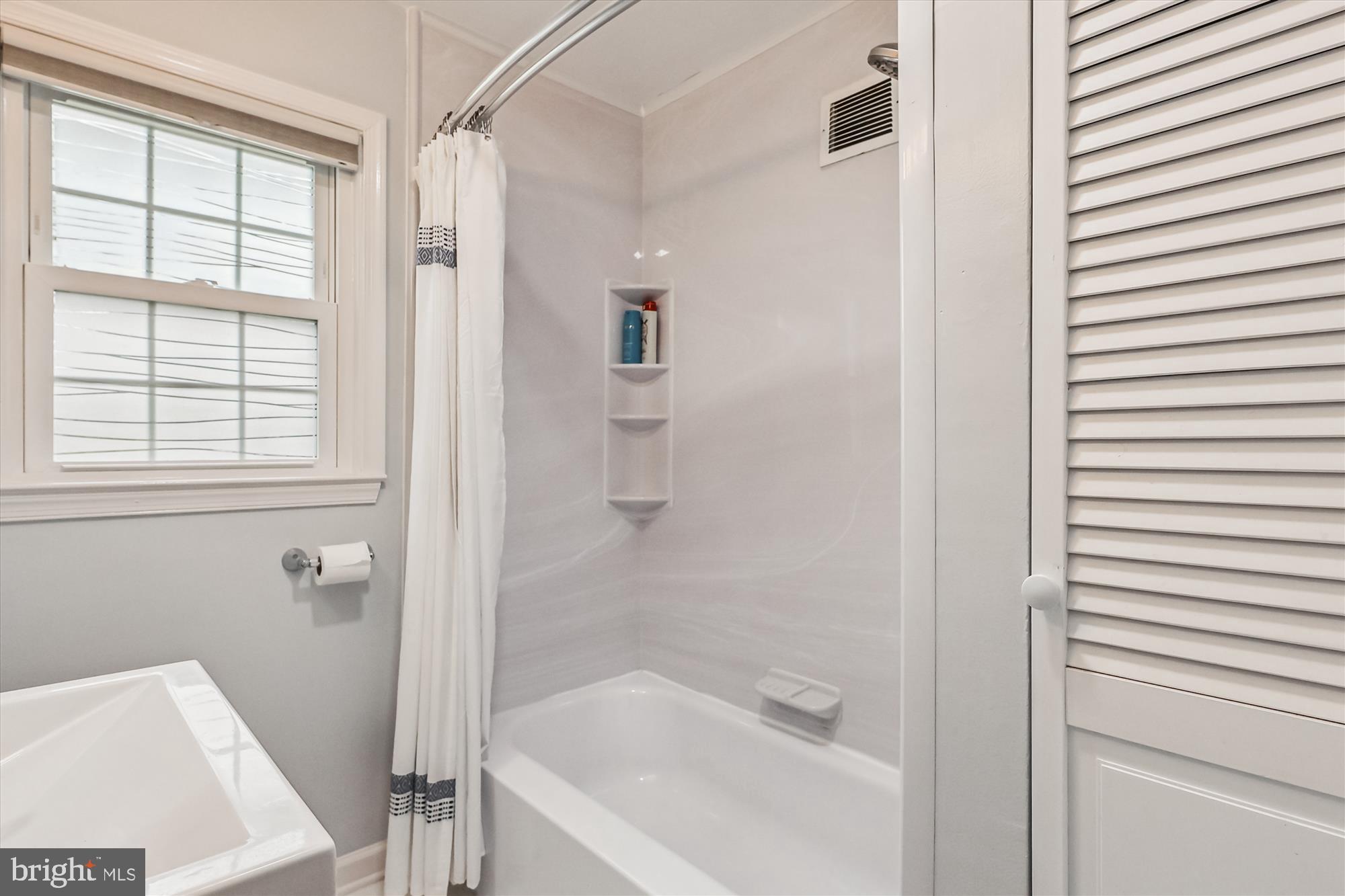 1611 Baltimore Road Alexandria, VA 22308 - Photo 19 of 49 Updated Main Bath with Nice Storage