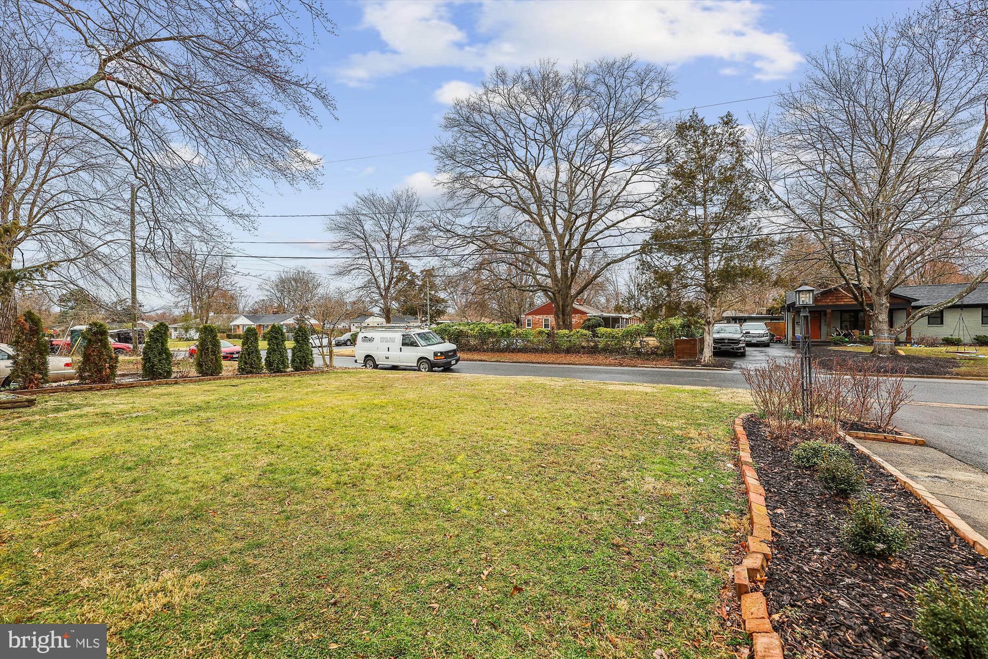 1611 Baltimore Road Alexandria, VA 22308 - Photo 25 of 49 Inviting Front Yard`