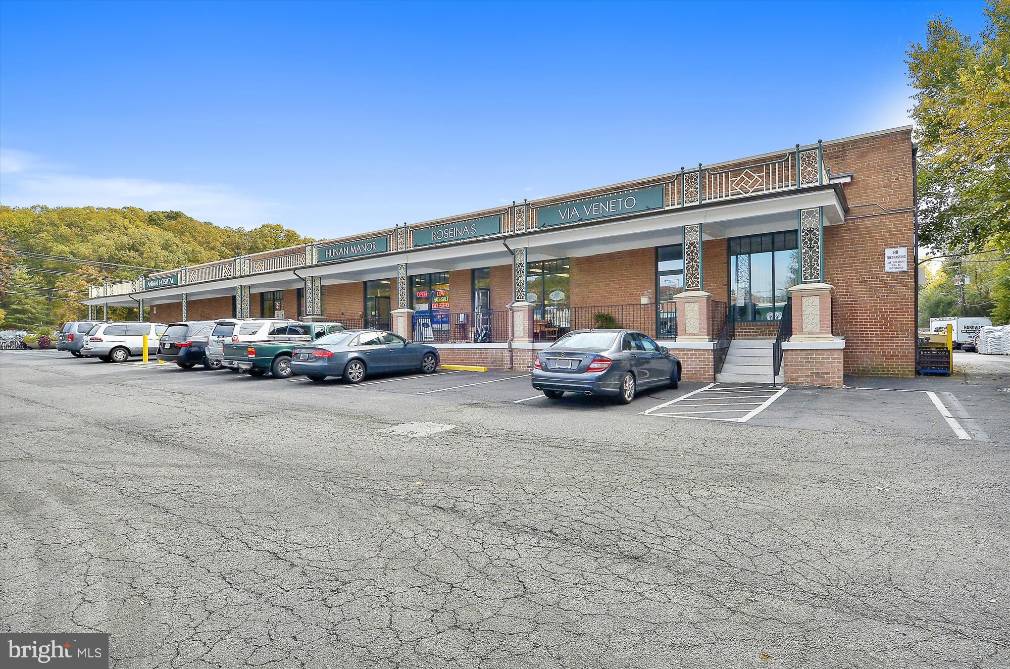 1611 Baltimore Road Alexandria, VA 22308 - Photo 34 of 49 Great Shops nearby are so convenient