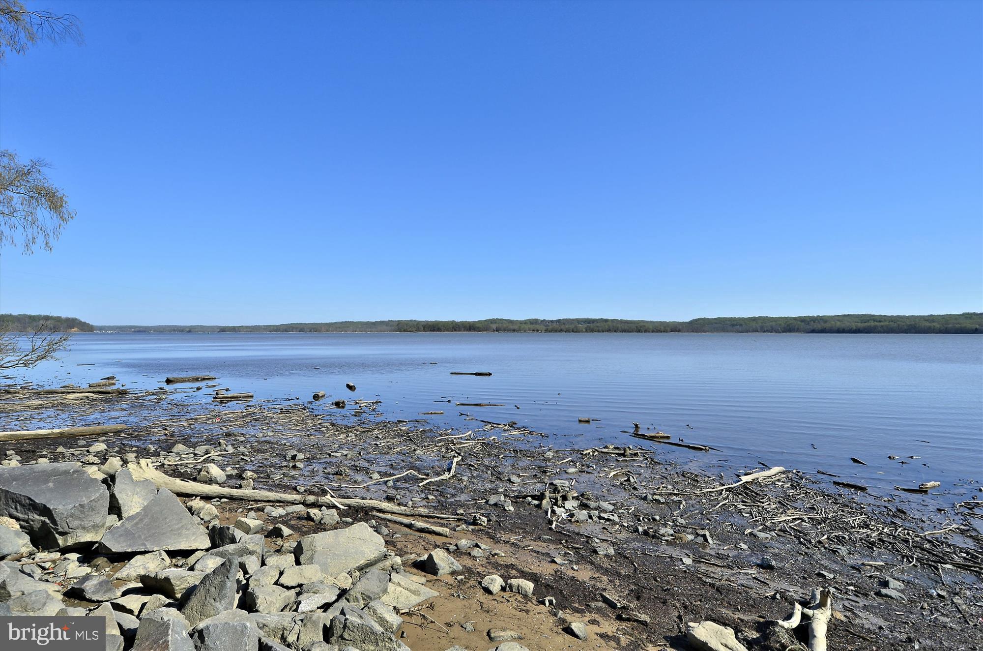 1611 Baltimore Road Alexandria, VA 22308 - Photo 43 of 49 River relaxation