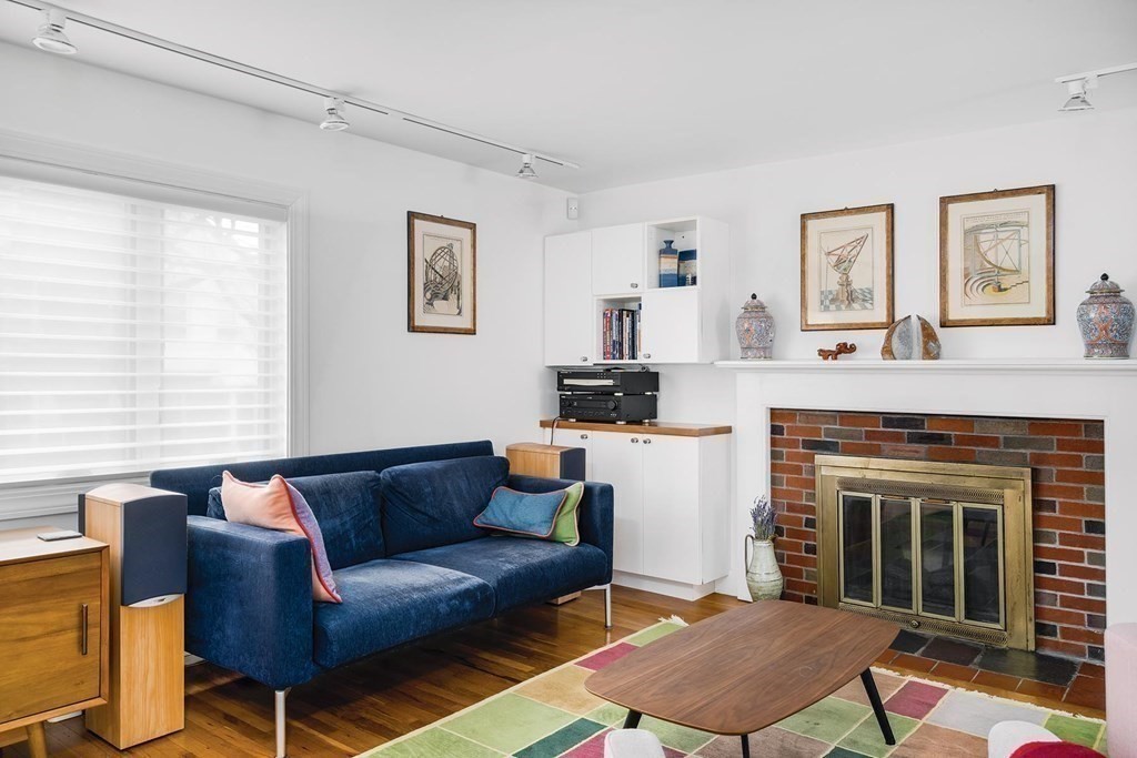17 Kent Square Brookline, MA 02446 - Photo 2 of 17 Gallery Image 2