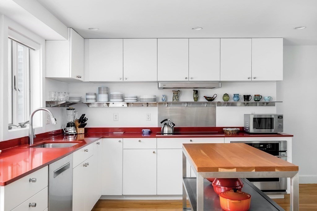 17 Kent Square Brookline, MA 02446 - Photo 6 of 17 Gallery Image 6