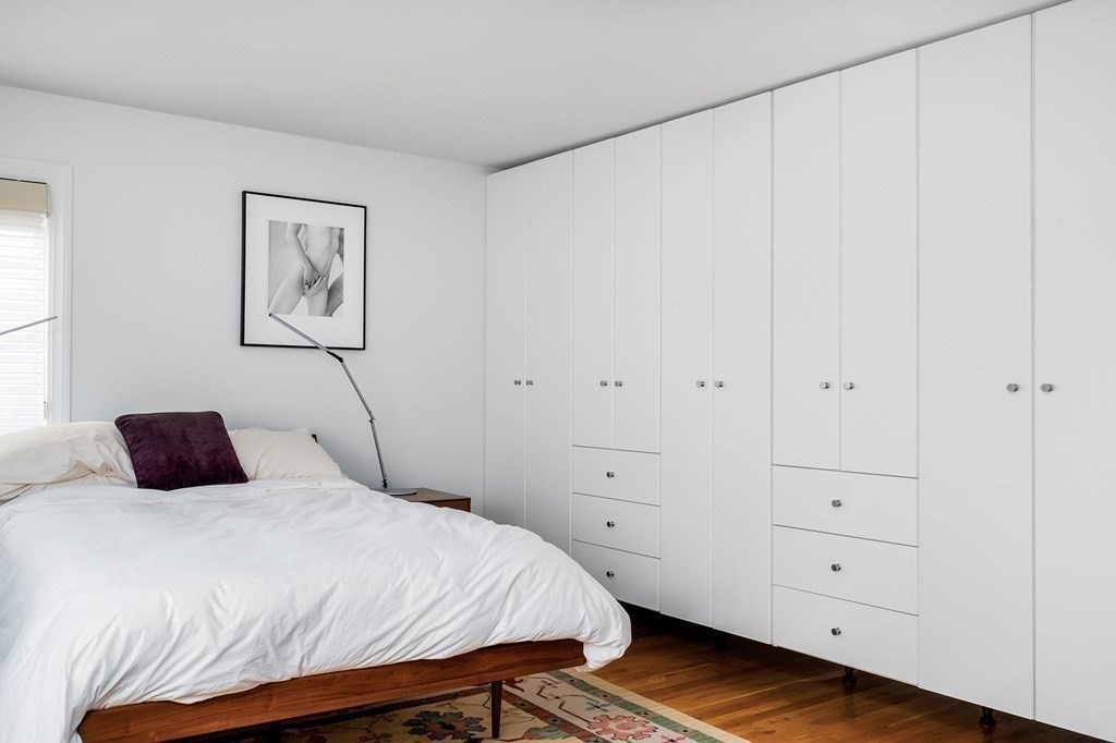 17 Kent Square Brookline, MA 02446 - Photo 9 of 17 Gallery Image 9