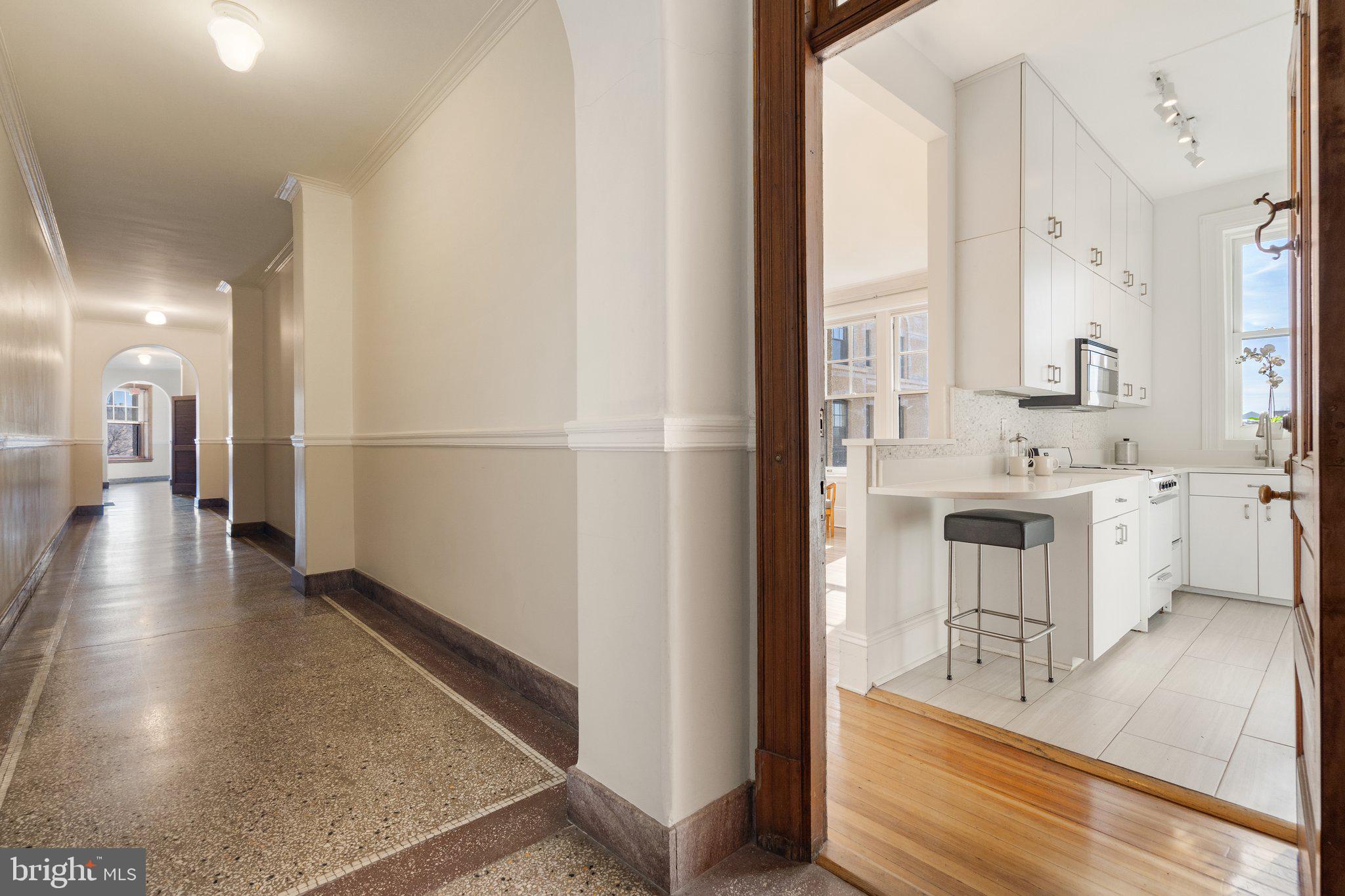 2853 Ontario Road Northwest, Unit 518 Washington, DC 20009 - Photo 4 of 23 Entry to Apartment 518