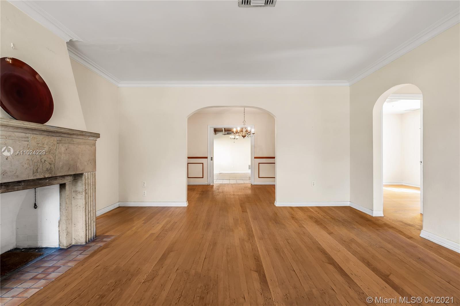 435 Southwest 30th Road Miami, FL 33129 - Photo 2 of 27