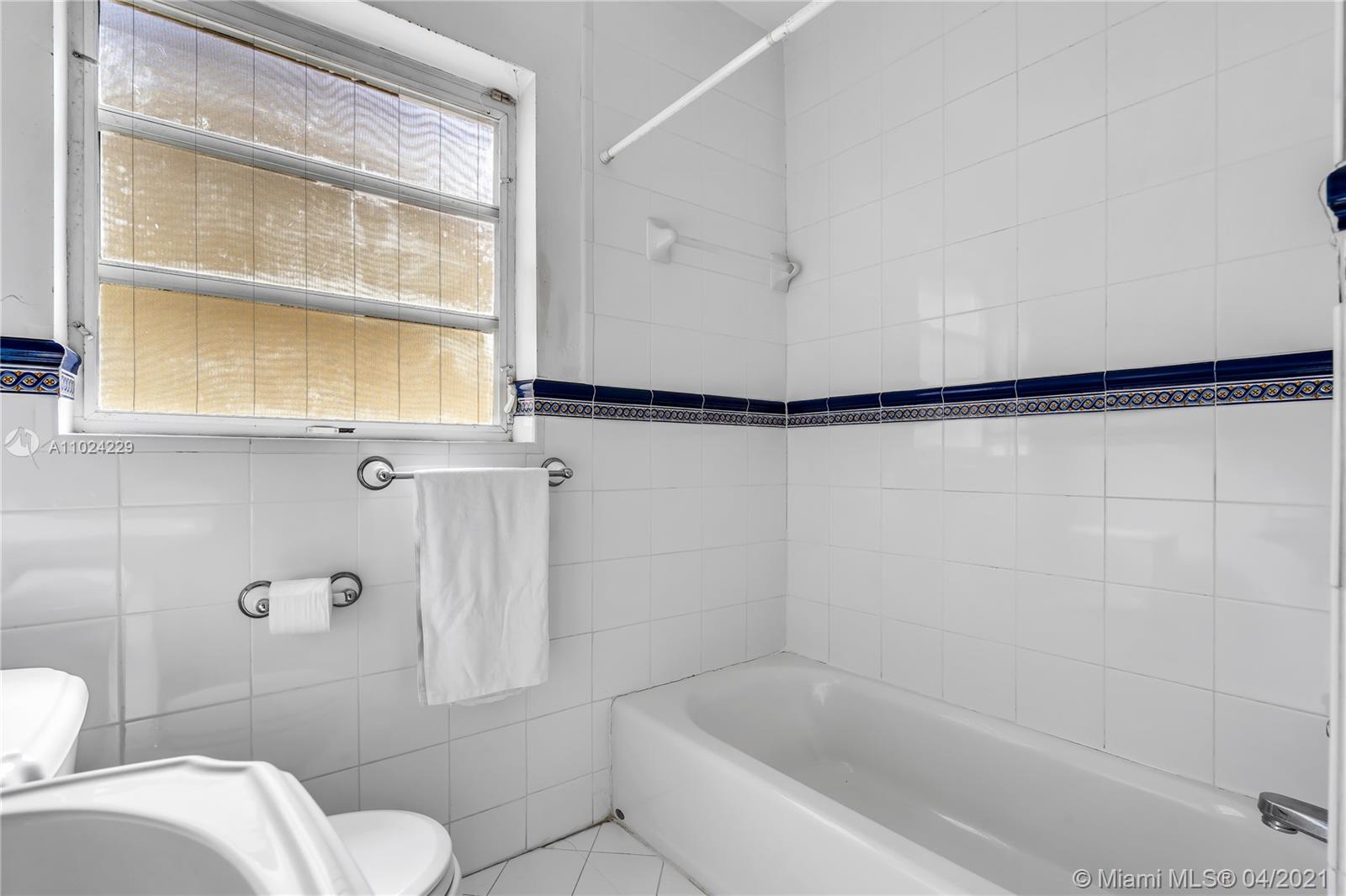 435 Southwest 30th Road Miami, FL 33129 - Photo 12 of 27