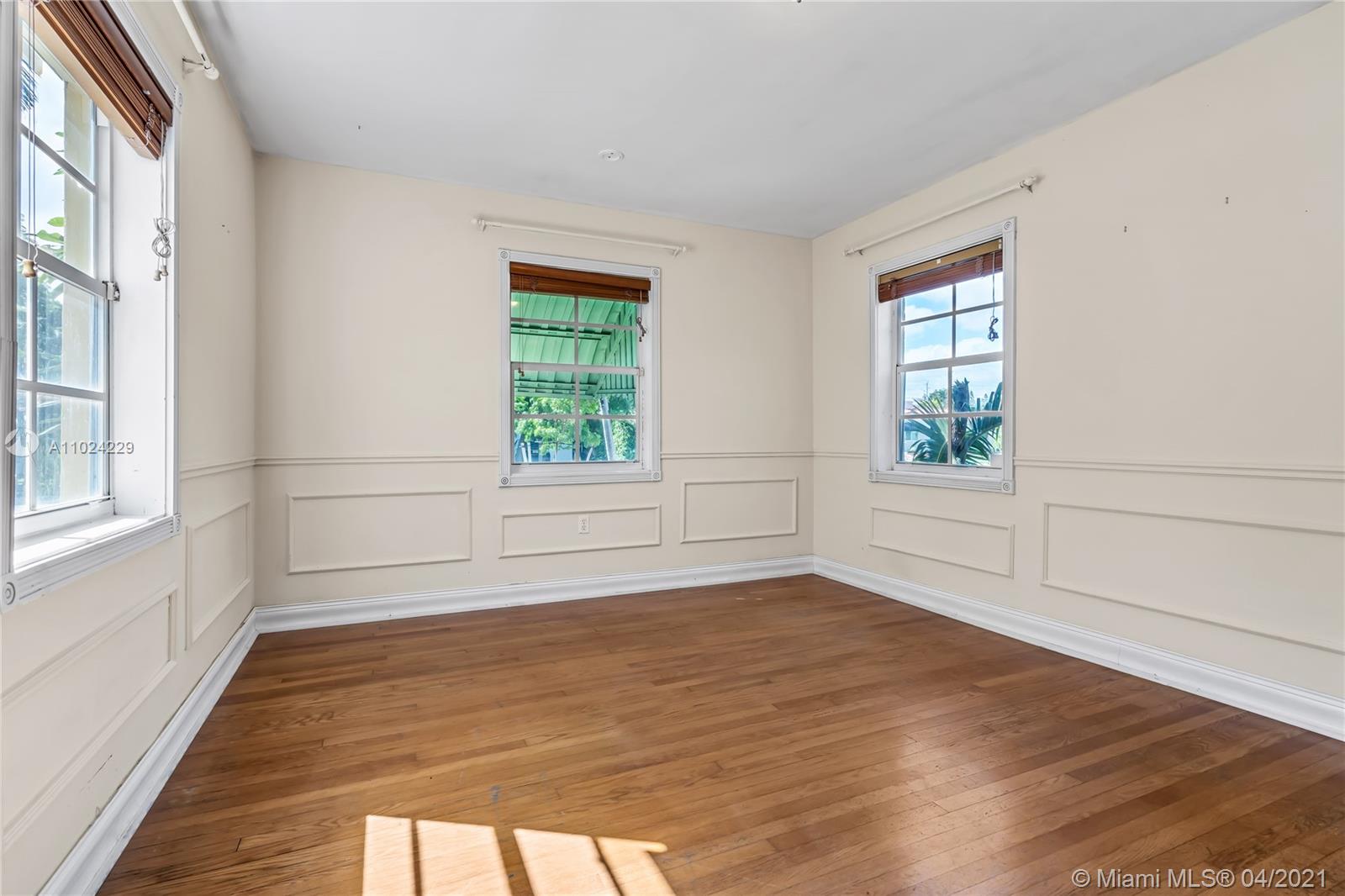 435 Southwest 30th Road Miami, FL 33129 - Photo 14 of 27