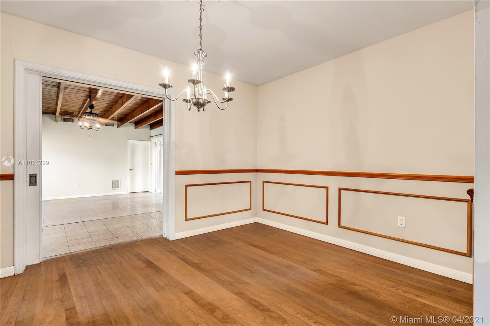 435 Southwest 30th Road Miami, FL 33129 - Photo 4 of 27