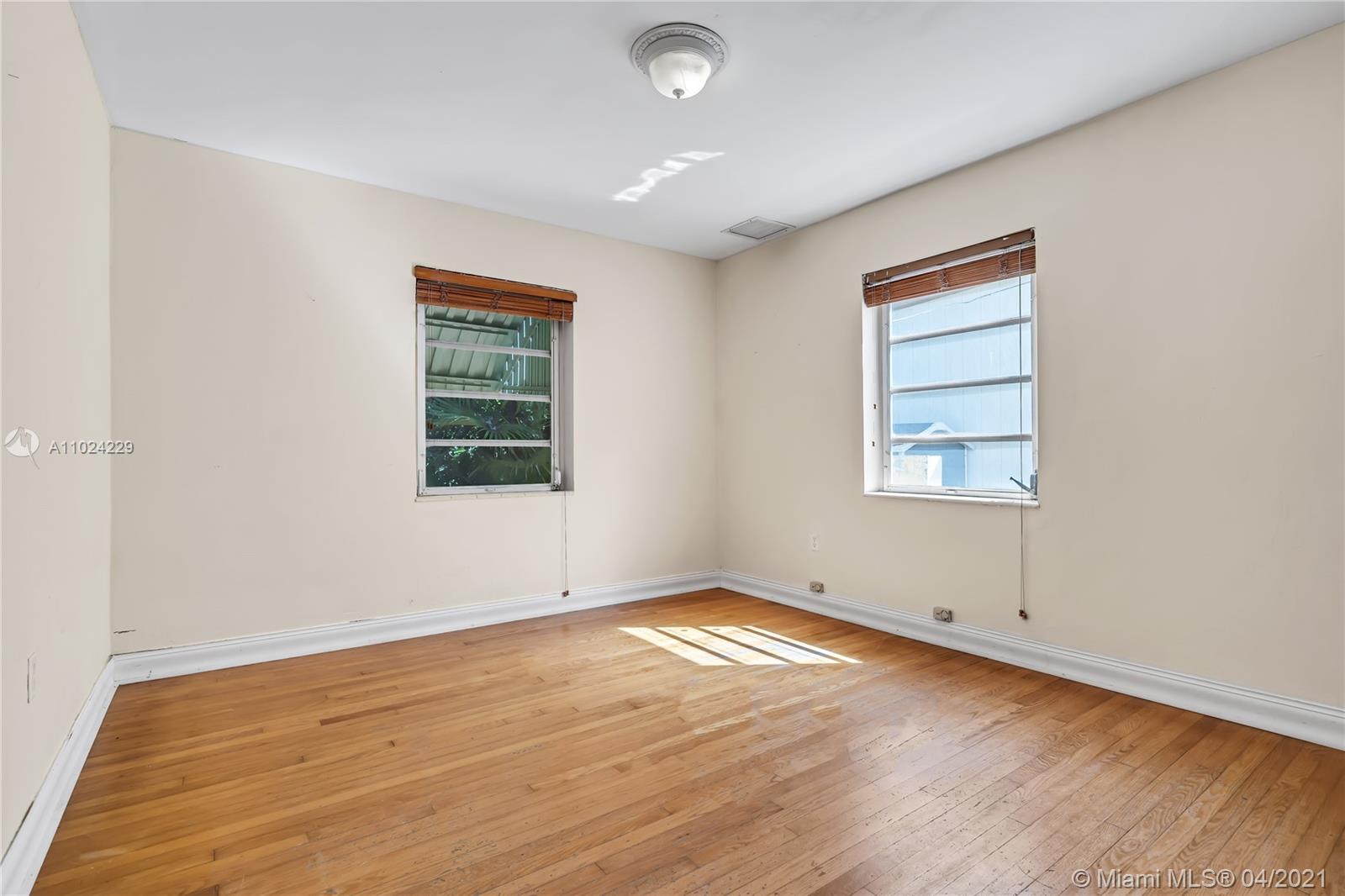 435 Southwest 30th Road Miami, FL 33129 - Photo 9 of 27