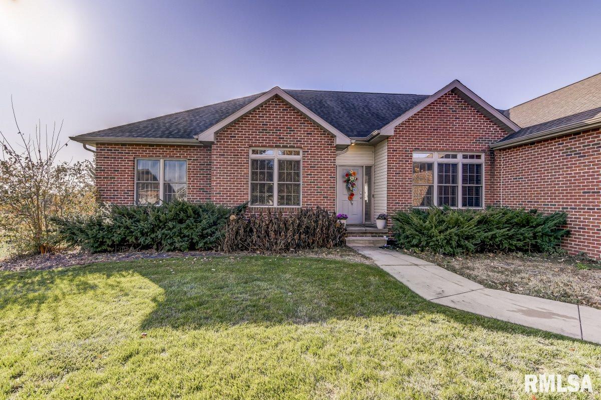 912 Deerfield Road Chatham, IL 62629 - Photo 3 of 45 Gallery Image 3