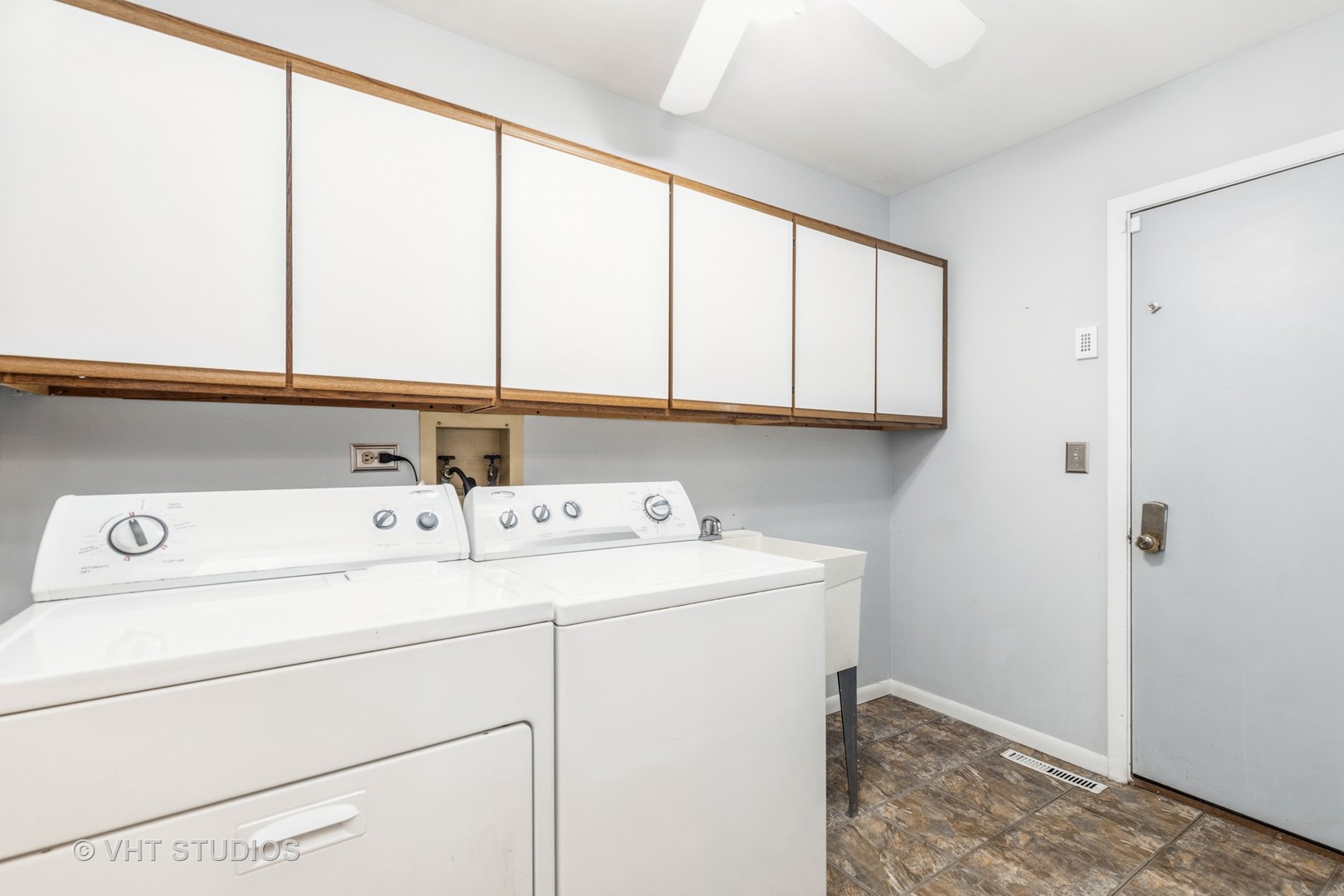 873 Barlina Road Crystal Lake, IL 60014 - Photo 12 of 24 a utility room with dryer and washer