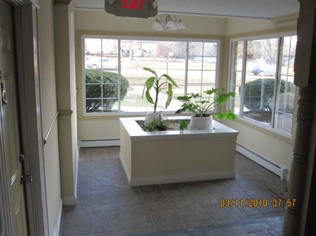 2377 Walton Blvd., Unit 14 Rochester, MI 48309 - Photo 3 of 6 31000291-2.JPG