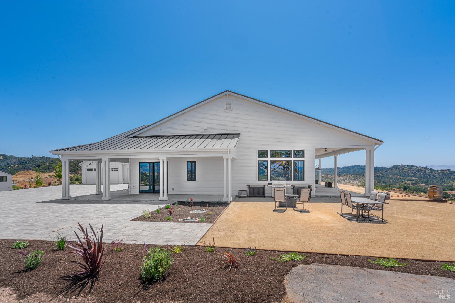 9110 Chalk Hill Road Healdsburg, CA 95448 - Photo 4 of 59