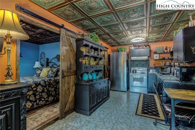 $968,500 | 2453 Payne Branch Road, Blowing Rock, NC 28605