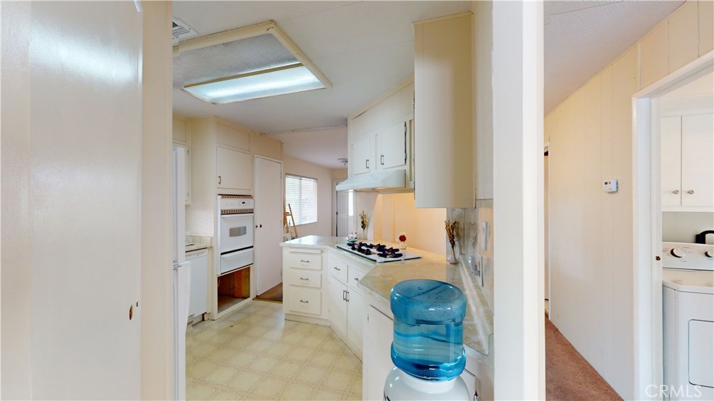 107 Malaga Street Tustin, CA 92780 - Photo 12 of 34