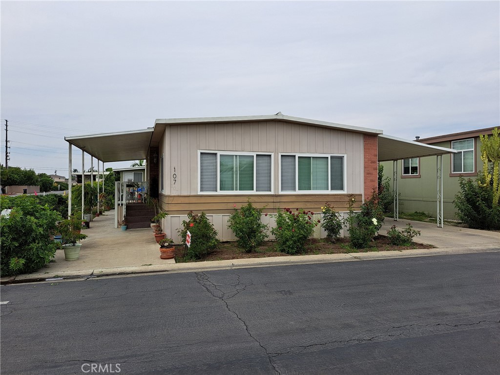 107 Malaga Street Tustin, CA 92780 - Photo 22 of 34