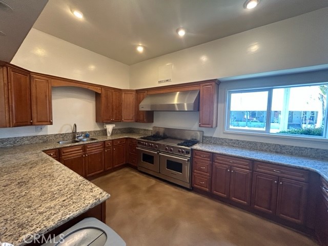 107 Malaga Street Tustin, CA 92780 - Photo 32 of 34